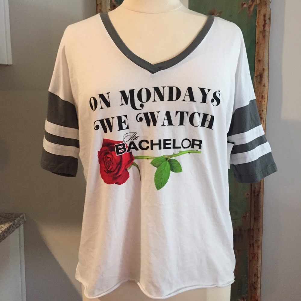 🎈SALE 📺  Official The Batchelor T-Shirt